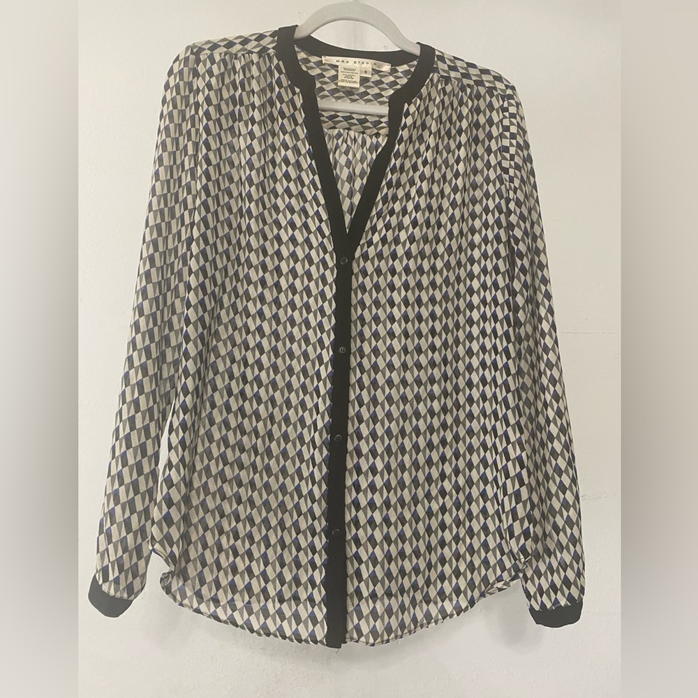 Max Studio Black, White, and Blue Geometric Women's Top